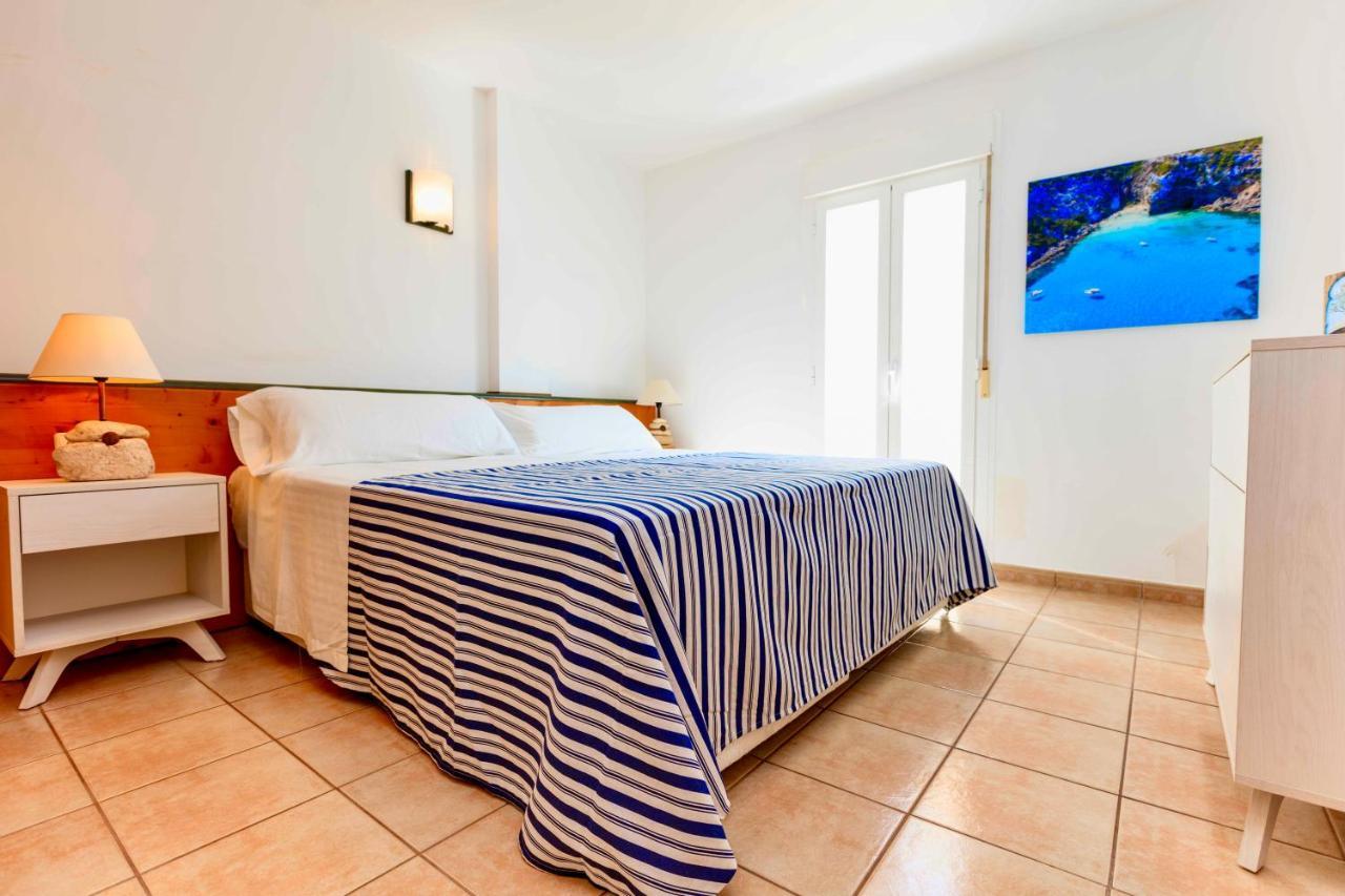 Apartamentos Sa Varadero Fronte Mar Espujols Es Pujols Ngoại thất bức ảnh